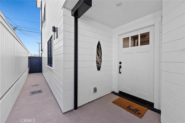 309 Crest Drive, Manhattan Beach, CA 90266