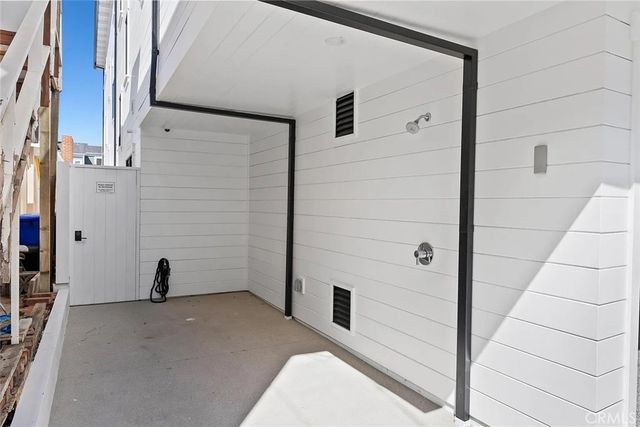 309 Crest Drive, Manhattan Beach, CA 90266