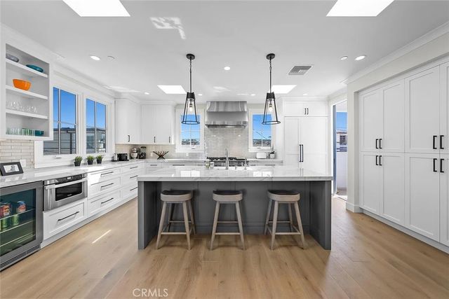 309 Crest Drive, Manhattan Beach, CA 90266