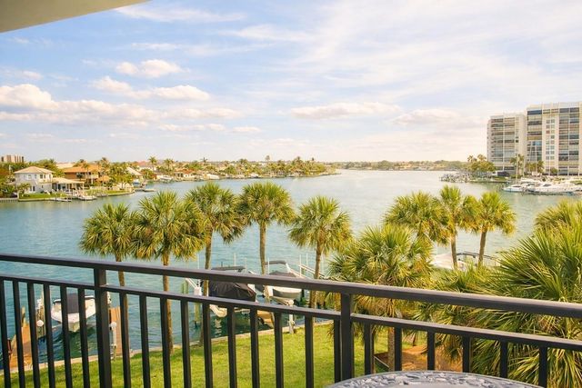 9825 HARRELL AVENUE 404, Treasure Island, FL 33706