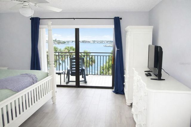 9825 HARRELL AVENUE 404, Treasure Island, FL 33706