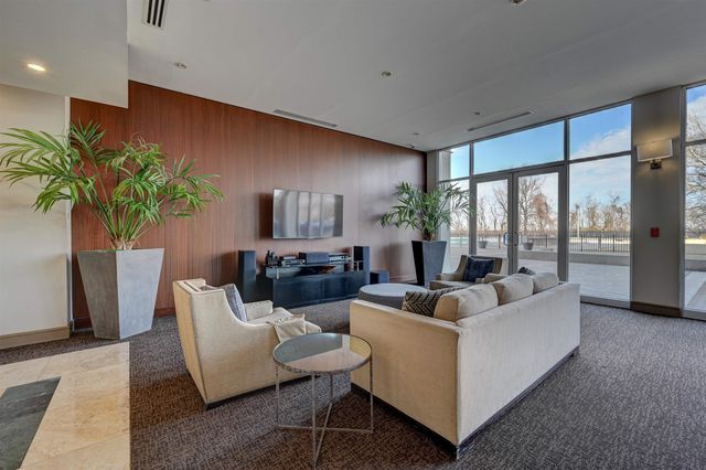 655 S Riverside Dr Apt 606A, Memphis, TN 38103