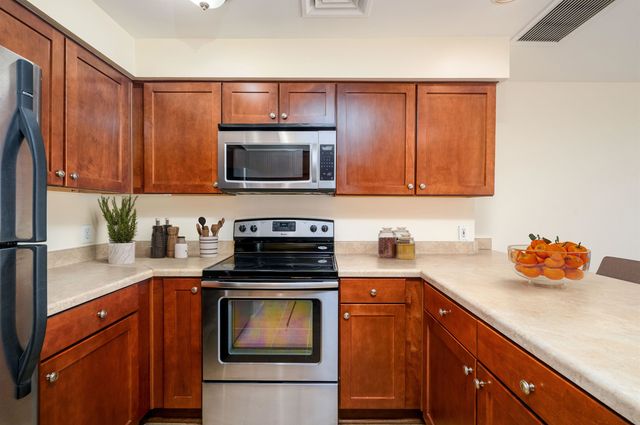 655 S Riverside Dr Apt 606A, Memphis, TN 38103