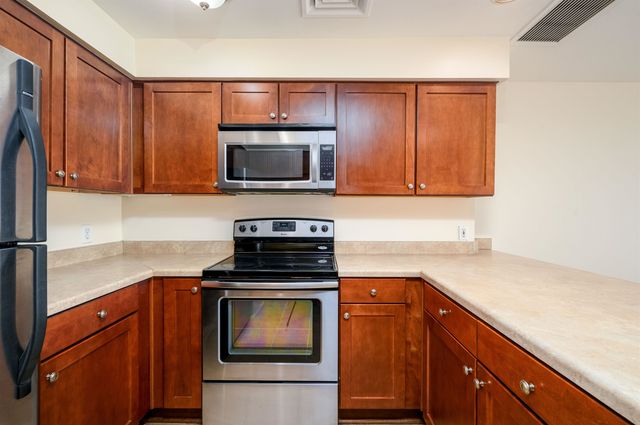 655 S Riverside Dr Apt 606A, Memphis, TN 38103