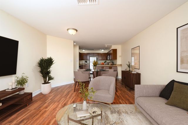 655 S Riverside Dr Apt 606A, Memphis, TN 38103