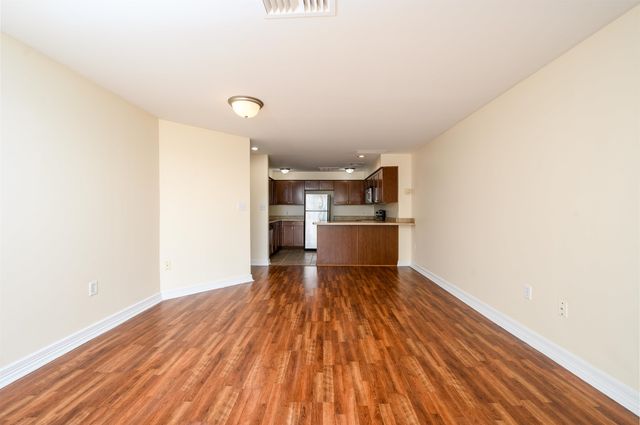 655 S Riverside Dr Apt 606A, Memphis, TN 38103