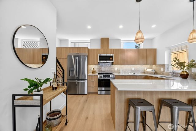 4140 44th Avenue SW, Seattle, WA 98075