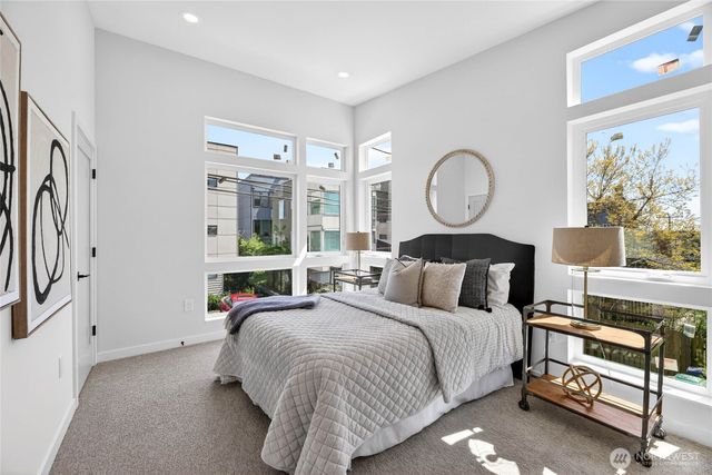4140 44th Avenue SW, Seattle, WA 98075