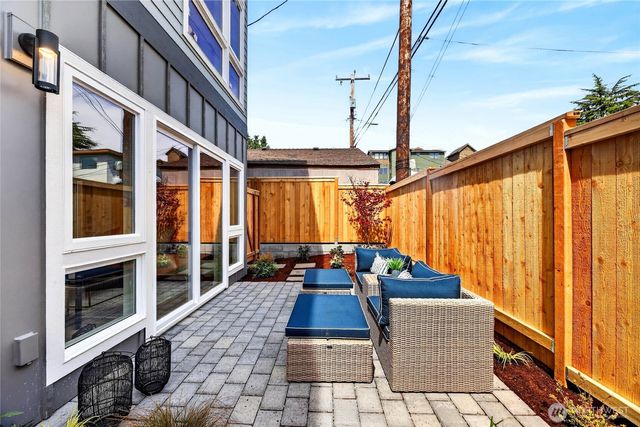 4140 44th Avenue SW, Seattle, WA 98075