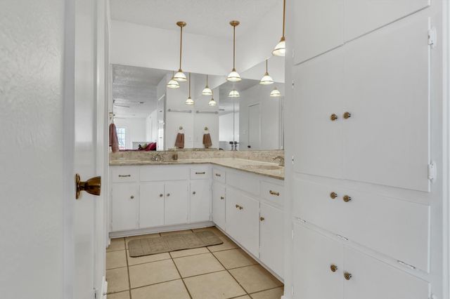 1008 Hermitage DR, Austin, TX 78753