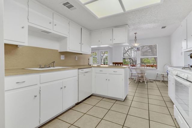 1008 Hermitage DR, Austin, TX 78753