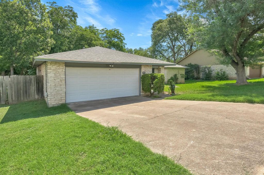 1008 Hermitage DR, Austin, TX 78753