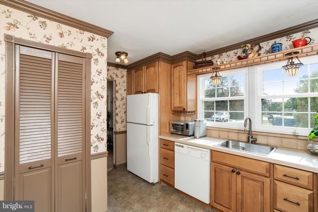 30 FARM RD #4, Hillsborough, NJ 08844
