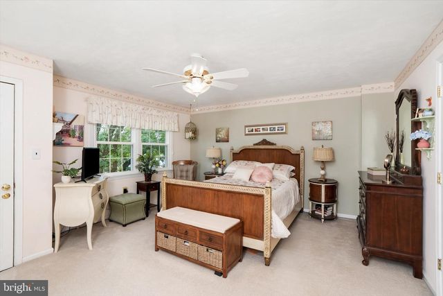 30 FARM RD #4, Hillsborough, NJ 08844