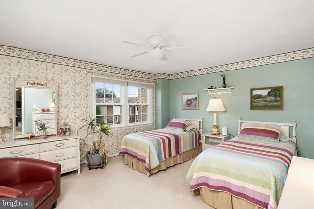 30 FARM RD #4, Hillsborough, NJ 08844
