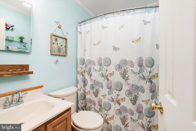 30 FARM RD #4, Hillsborough, NJ 08844