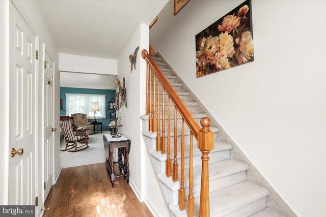 30 FARM RD #4, Hillsborough, NJ 08844