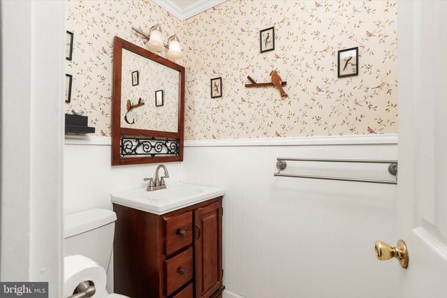 30 FARM RD #4, Hillsborough, NJ 08844