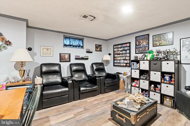 30 FARM RD #4, Hillsborough, NJ 08844