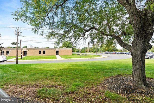 30 FARM RD #4, Hillsborough, NJ 08844