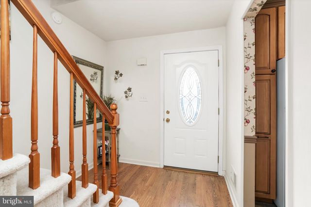 30 FARM RD #4, Hillsborough, NJ 08844
