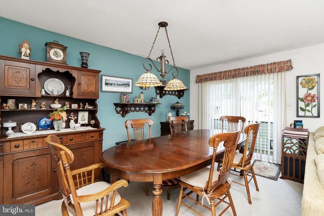 30 FARM RD #4, Hillsborough, NJ 08844