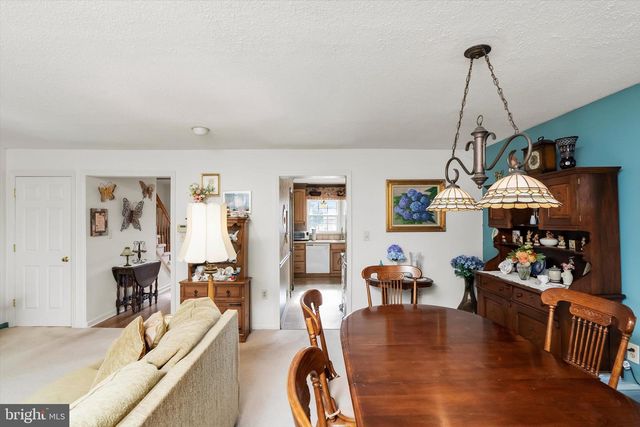 30 FARM RD #4, Hillsborough, NJ 08844