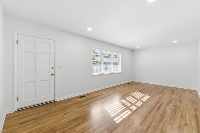 945 Brynwood Terrace, Chattanooga, TN 37415