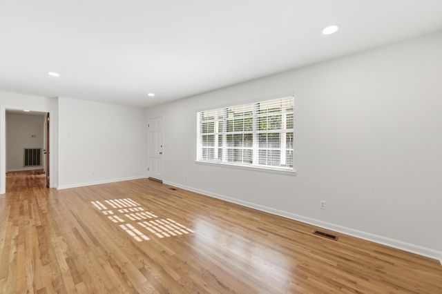 945 Brynwood Terrace, Chattanooga, TN 37415