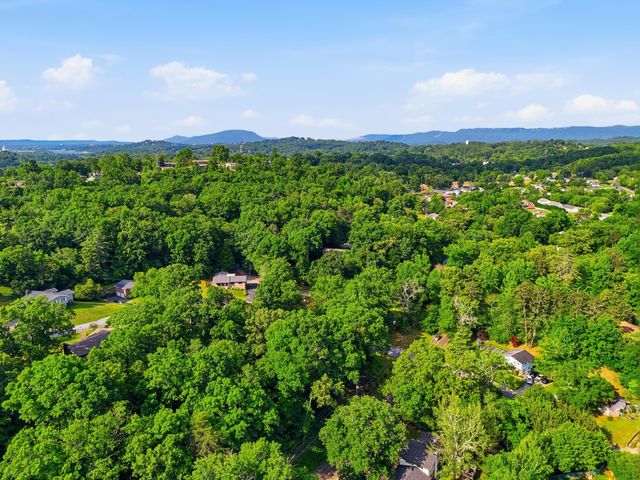 945 Brynwood Terrace, Chattanooga, TN 37415
