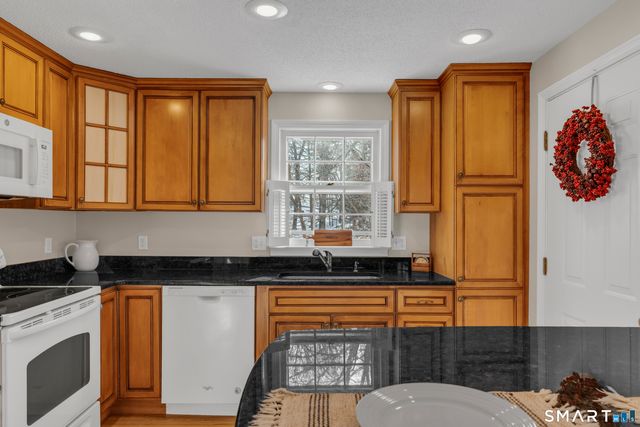 2 Esterly Farms Road 2, Madison, CT 06443