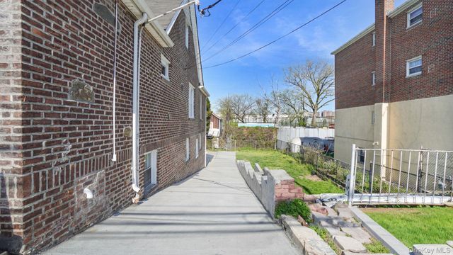 2716 Gunther Avenue, Bronx, NY 10469