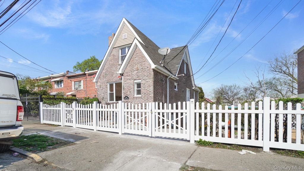 2716 Gunther Avenue, Bronx, NY 10469
