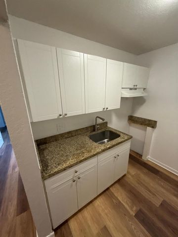 717 NE 10th Avenue 06, Boynton Beach, FL 33435