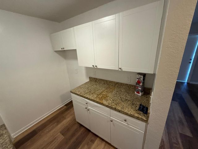 717 NE 10th Avenue 06, Boynton Beach, FL 33435