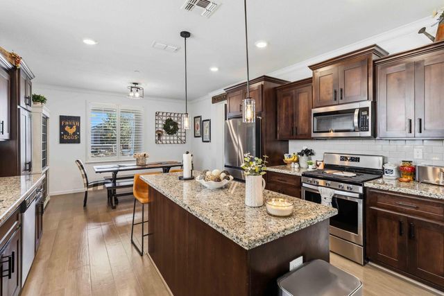6088 Belfast Way, Roseville, CA 95747