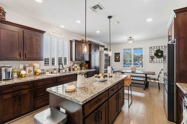 6088 Belfast Way, Roseville, CA 95747