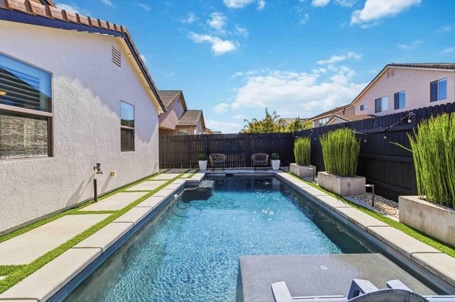 6088 Belfast Way, Roseville, CA 95747