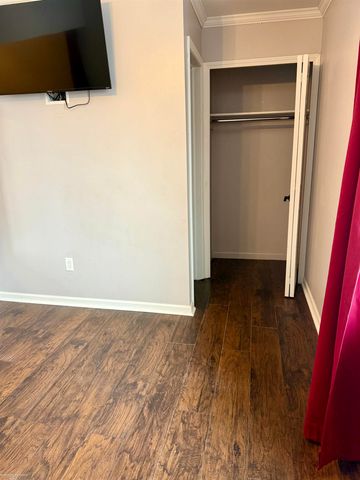 25304 Culver Street, Saint Clair Shores, MI 48081