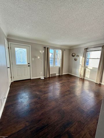 25304 Culver Street, Saint Clair Shores, MI 48081