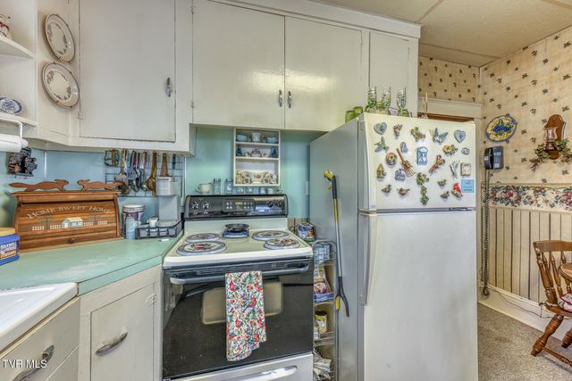 208 Delaware Street, Johnson City, TN 37604