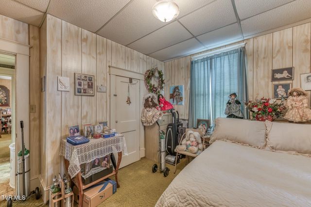 208 Delaware Street, Johnson City, TN 37604
