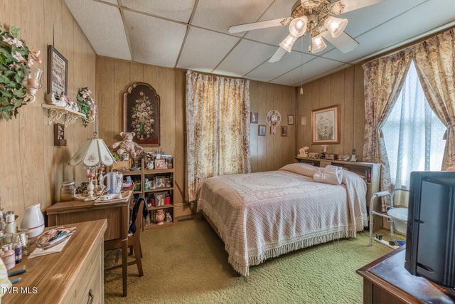 208 Delaware Street, Johnson City, TN 37604