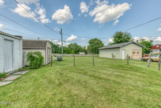 208 Delaware Street, Johnson City, TN 37604