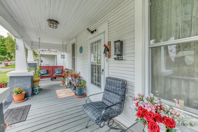 208 Delaware Street, Johnson City, TN 37604