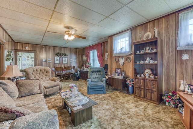 208 Delaware Street, Johnson City, TN 37604