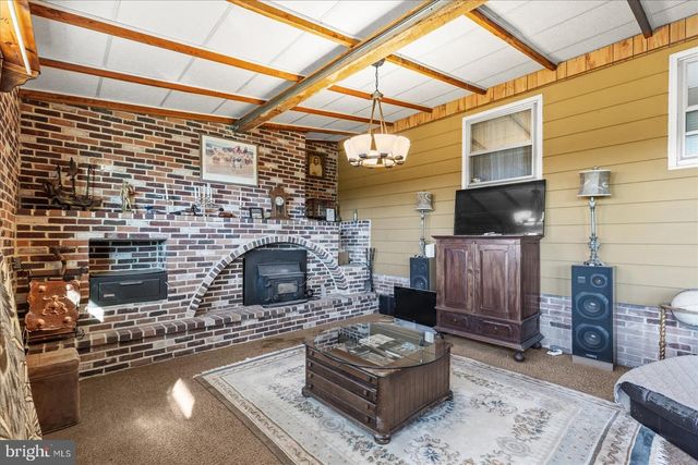 2505 TANEYTOWN RD, Gettysburg, PA 17325