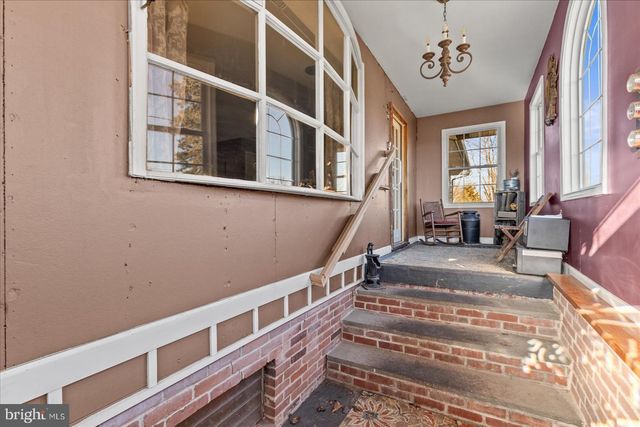 2505 TANEYTOWN RD, Gettysburg, PA 17325