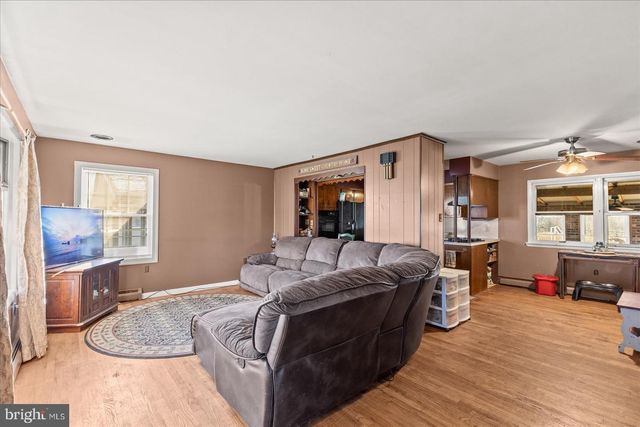 2505 TANEYTOWN RD, Gettysburg, PA 17325