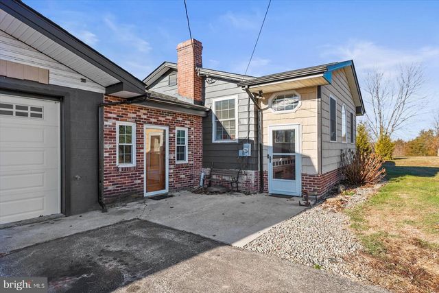 2505 TANEYTOWN RD, Gettysburg, PA 17325